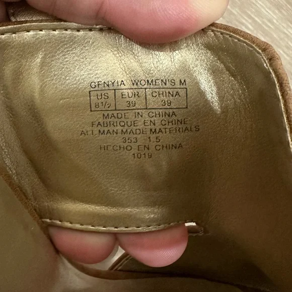 Guess Suede Pump - NEW IN BOX - Picture 5 of 5